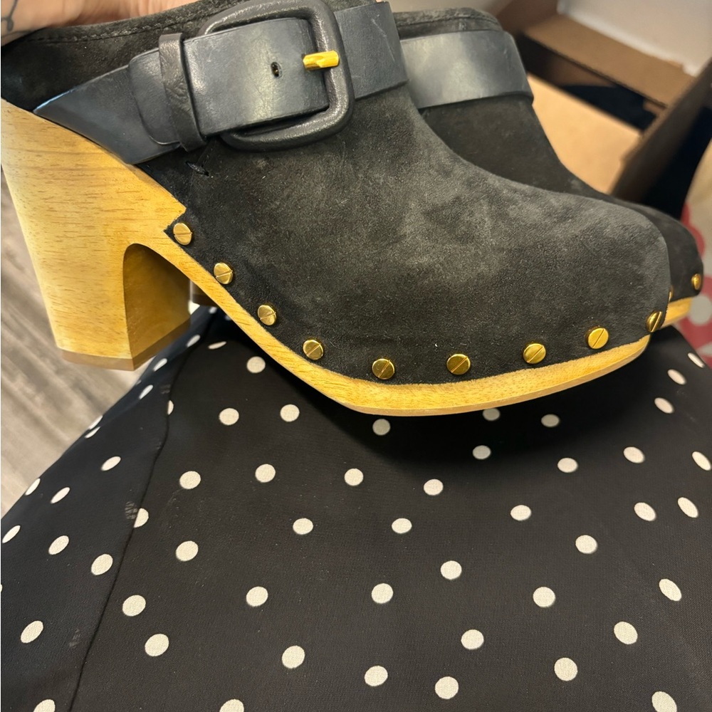 NWoT Veronica Beard Suede Clogs